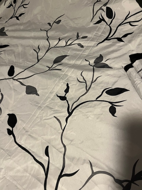 Reversible Duvet Cover - Queen Set in Bedding in Ottawa - Image 8