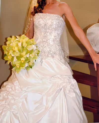 Stunning Alfred Sung wedding dress - Worn once and then professionally dry cleaned and boxed immedia...