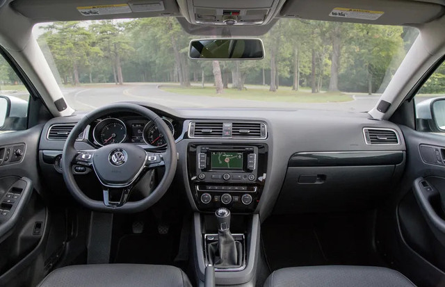 2015 Volkswagen Jetta in Cars & Trucks in Saskatoon - Image 2