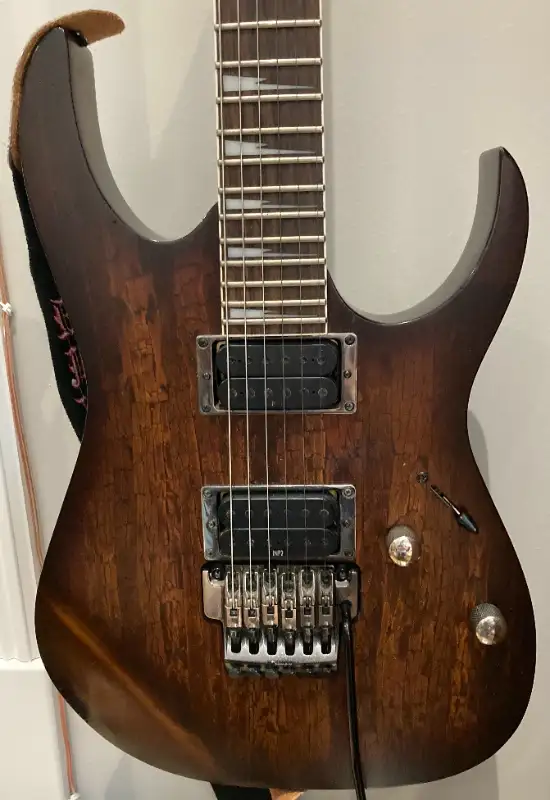 Ibanez Electric Guitar in Guitars in Markham / York Region - Image 3