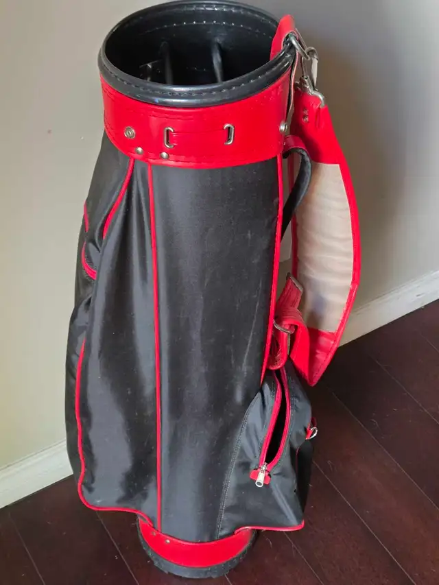 Vintage 1980's Dura Bag Retro Red Black Golf 3 Slot Sunday Bag in Golf in St. Catharines - Image 7