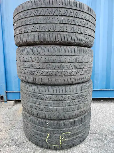 Set of 4 22" continental all season tires 285/40/R22 in good shape. No patch, no damage, no repair....