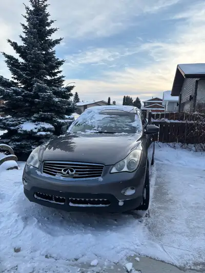 Mint condition Infiniti EX37 2013, owned by one female for the last 12 years. 184,000km on it $9,000...