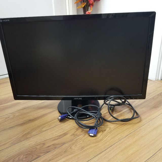 ASUS 27" Monitor/Écran HDMI/DVI/VGA in Other in City of Montréal