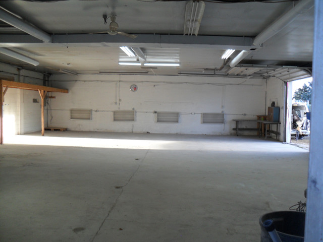 COMMERCIAL SHOP FOR RENT in Commercial & Office Space for Rent in Kitchener / Waterloo - Image 4