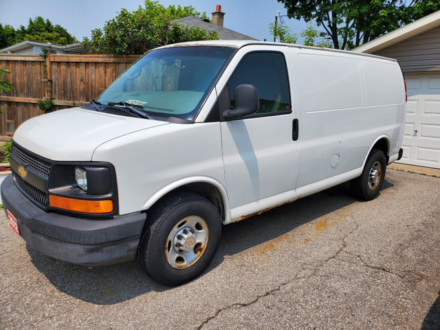 2012 Chevrolet Express 2500 in Cars & Trucks in Oshawa / Durham Region - Image 3