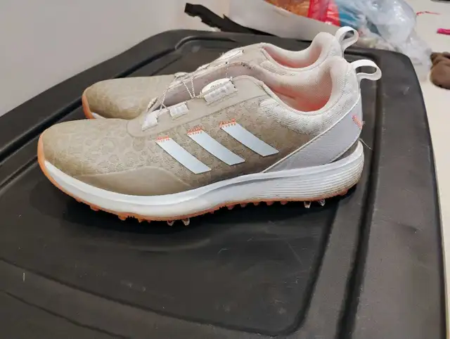 adidas s2g BOA golf shoes  in Golf in Oshawa / Durham Region - Image 2