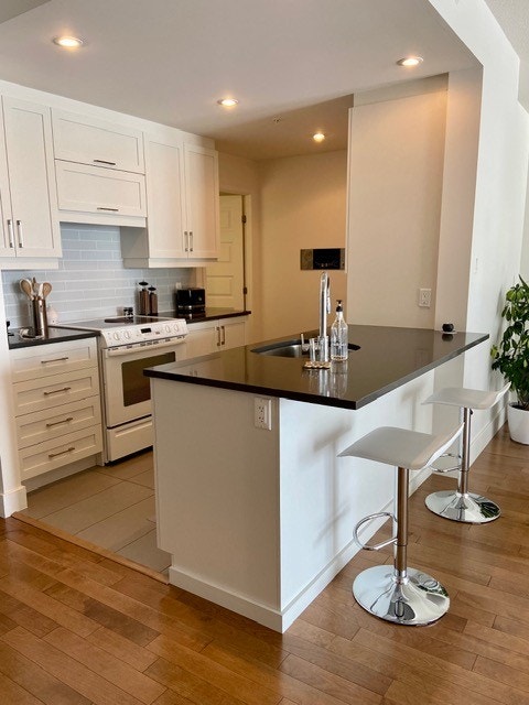 4905 Rue Lionel-Groulx — photo 2