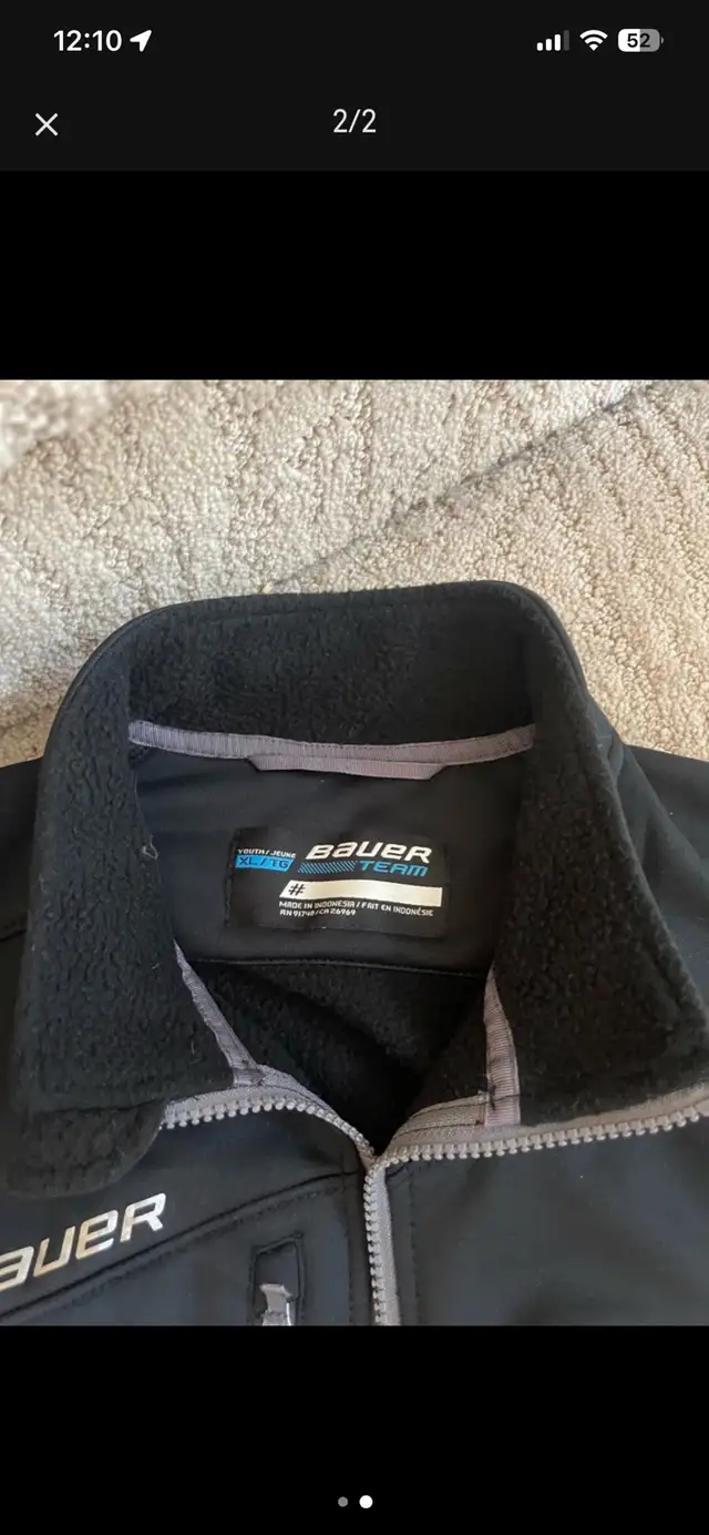 Strathcona warriors hockey gloves & jacket in Hockey in Strathcona County - Image 6