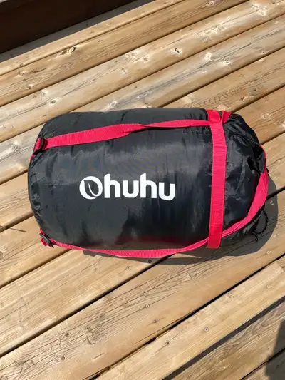 Get ready for your next camping adventure with this Ohuhu Double Sleeping Bag! Designed to comfortab...