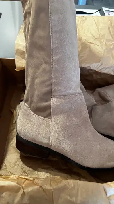 bottes beiges avec derrière extensible pour le mollet, Neuve.!, View more