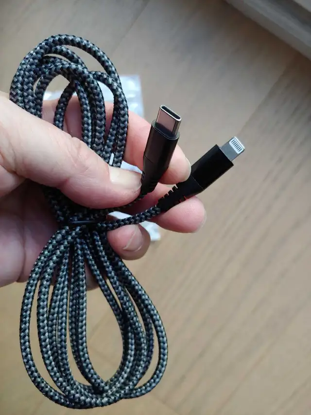 2m USB C to Lightning Fast Charge Fast Data Cable, MFI Certified in Cell Phone Accessories in Markham / York Region - Image 11