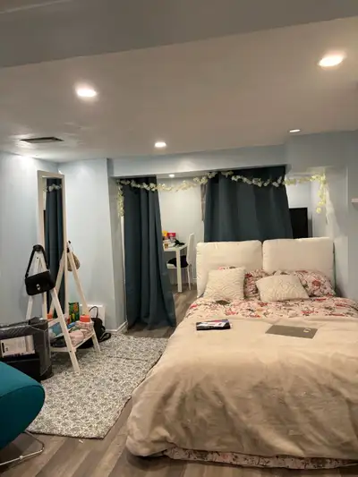 One bedroom basement for rent from May 1st, at Birchmount and Lawrence, very close to bus stops, gro...