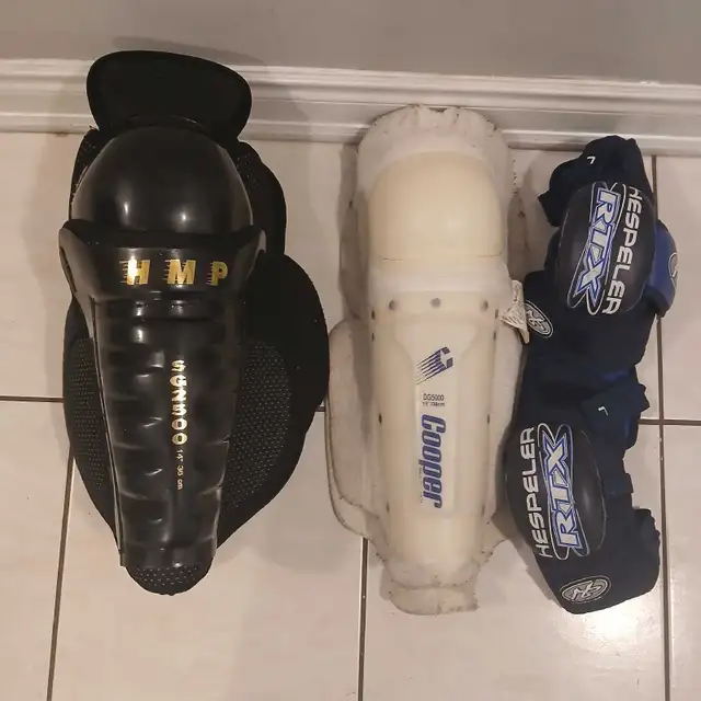 Various Hockey Equipment in Hockey in City of Toronto - Image 6