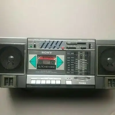 Sony CFS-5000S AM/FM-MW-SW 7 Band Receiver/Recorder Boombox, View more