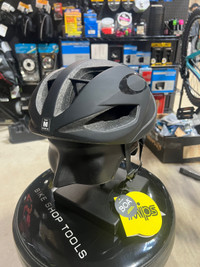 Oakley ARO5 - Road Bike Helmet - Store Liquidation 