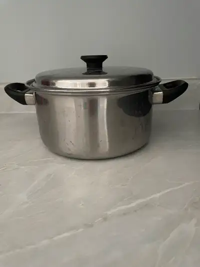 Cooking pot with lid, View more