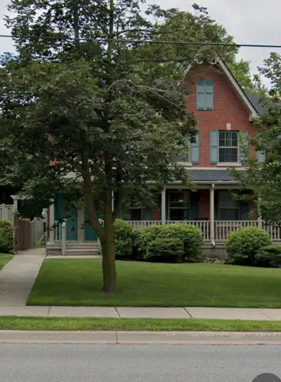 SUMMER SUBLET $750/month - available immediately to August 31, 2025. The Unit is #1 . Hi, I'm lookin...