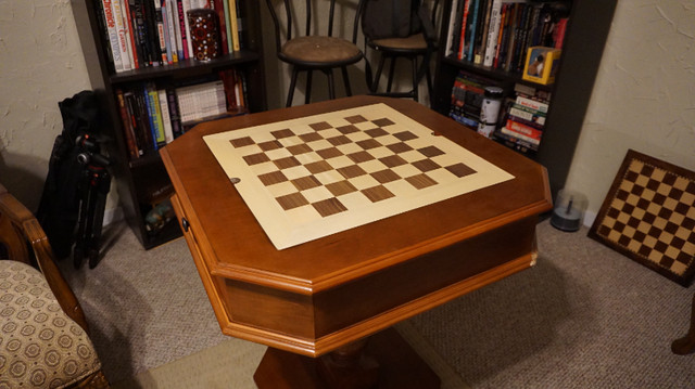 Chess/Checkers/Backgammon Table in Coffee Tables in Grande Prairie - Image 3