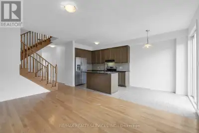 Private Small BR in 4 BR Town..M'sauga/Steeles.Immediately Avail