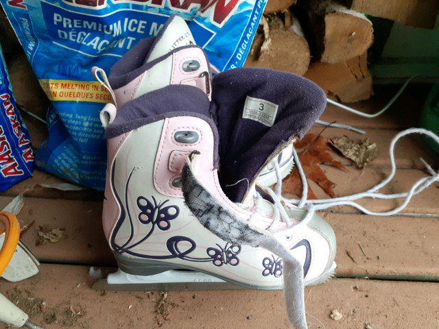 Reebok Glitter Girl Figure Skates | Skates & Blades | Fredericton | Kijiji