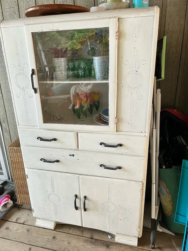 vintage storage cabinet in Hutches & Display Cabinets in Muskoka - Image 2