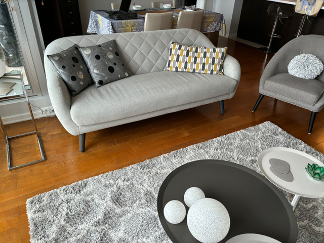 Magnifique canapé en excellent état (Maison Corbeil) 500$ dans Sofas et futons  à Ville de Montréal - Image 2