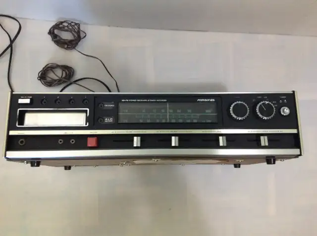 SounDesign Classic 4669 AM/FM Stereo 8 Track in Stereo Systems & Home Theatre in Mississauga / Peel Region - Image 3
