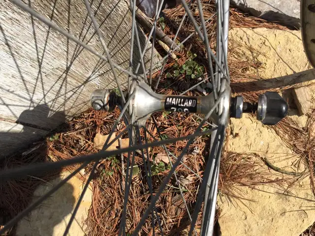 700c vintage road bike wheels 1980s in Frames & Parts in Kingston - Image 2