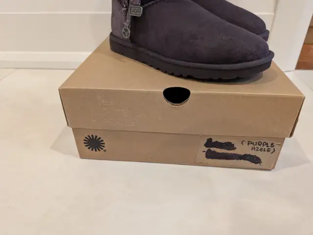 UGG Australia Azalea Purple Boot Women’s Size 6 in Women's - Shoes in Markham / York Region - Image 4