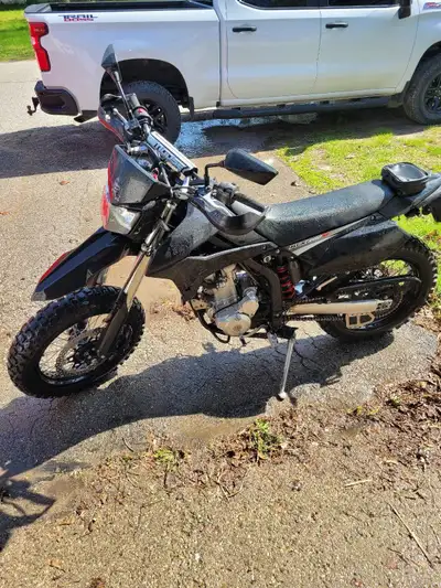 Selling my 2009 klx 250 sf with roughly 15500kms, great bike well maintained recently put new spark...