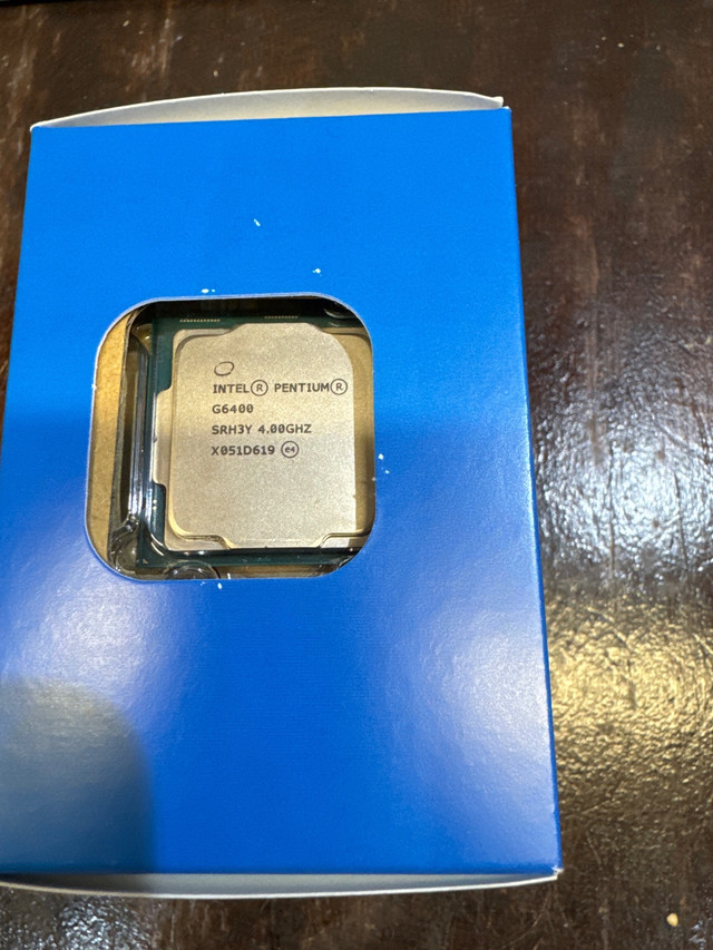 Intel G6400 4Ghz Pentium LGA1200 processor plus fan  open box in System Components in Oakville / Halton Region - Image 2