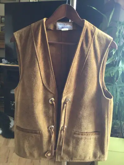 Vintage sprung western man’s suede leather vest, View more