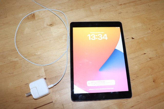 ipad 7 ieme generation 32 g dans iPad et tablettes  à Lanaudière - Image 2