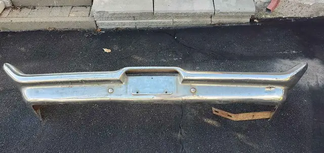 Bumper Avant Pour Chrysler 1961 1962 in Auto Body Parts in Longueuil / South Shore - Image 2