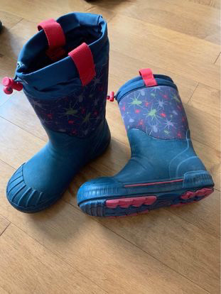 PULL ON RAIN SNOW WINTER BOOT SPIDER DESIGN SIZE 2 in Kids & Youth in Peterborough