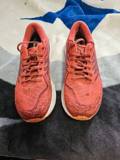 Mens Asics Size 10.5