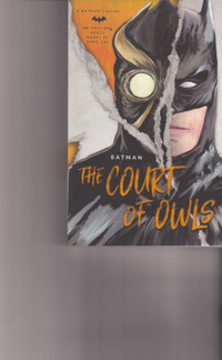 DC Comics - Batman: The Court of Owls - Paperback Book.
