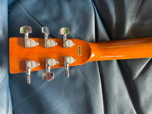 GUITAR LIKE NEW WITH CASE, NEW STRINGS in Guitars in Strathcona County - Image 4