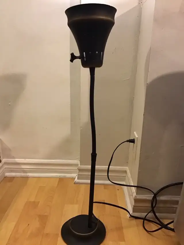 vintage lamp in Indoor Lighting & Fans in Laval / North Shore - Image 3