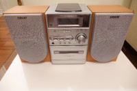 Sony CMT-NE3 Mini Hi-Fi Bookshelf System CD Tape AM/FM Radio