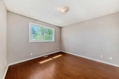 Spacious 2-bedroom home with large fenced yard (Erin Woods)