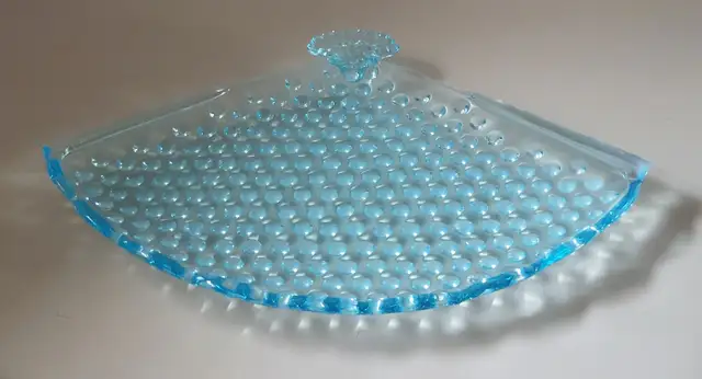 Vintage Rare Fenton Hobnail Blue Opalescent Fan Shaped Dish in Arts & Collectibles in Oshawa / Durham Region - Image 2