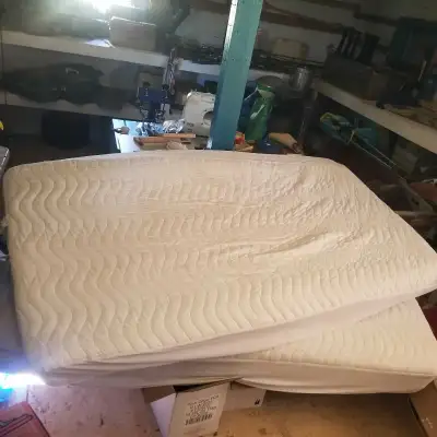 1 single mattress , View more