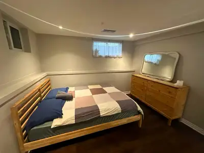 Private Room in Applewood - Mississauga