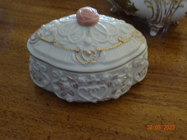 Two ceramic holders,fancy,for jewellery,music box, Lenox,germany in Jewellery & Watches in Kelowna