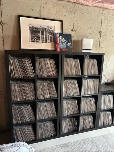 Huge Collection of 1000+ Modern Comics & 2 IKEA KALLAX Shelves , View more