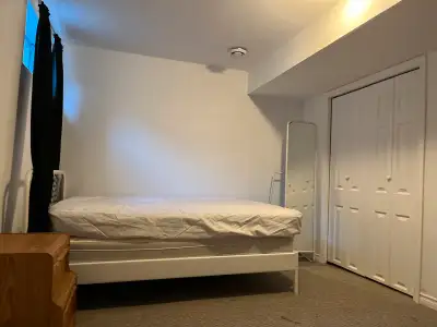 Furnished rooms for rent, close to U of M(female only))