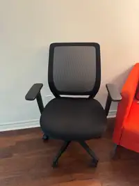 Staples Mesh office chair