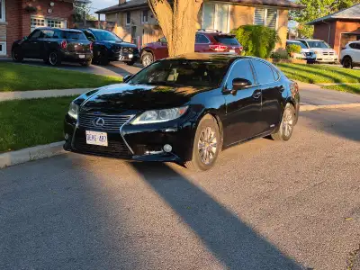 Selling my 2014 Lexus ES300h – a reliable and fuel-efficient luxury hybrid that’s still going strong...